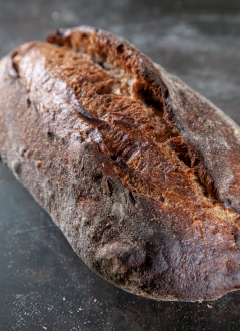 לחם אגוזים מקמח חיטה מלא 100% של רפי הכהן