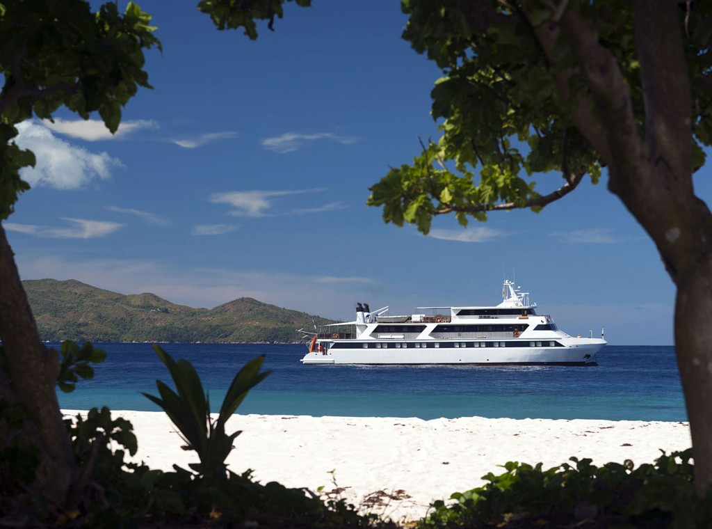 PRIVATE PLAN YACHT CRUISE SEYCHELLES