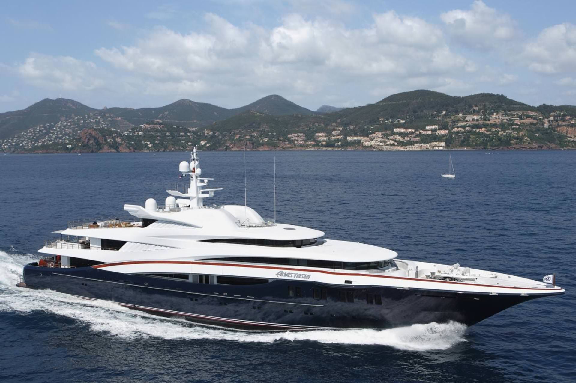 PRIVATE PLAN Anastasia yacht charter