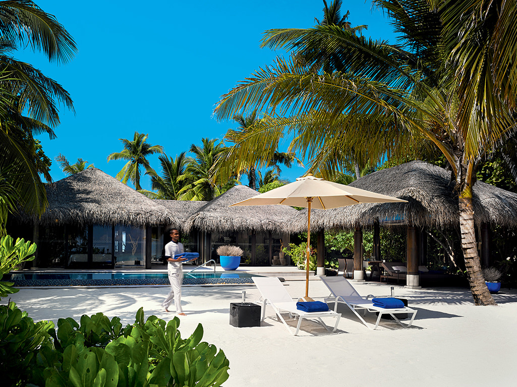 PRIVATE PLAN Maldives villa rent